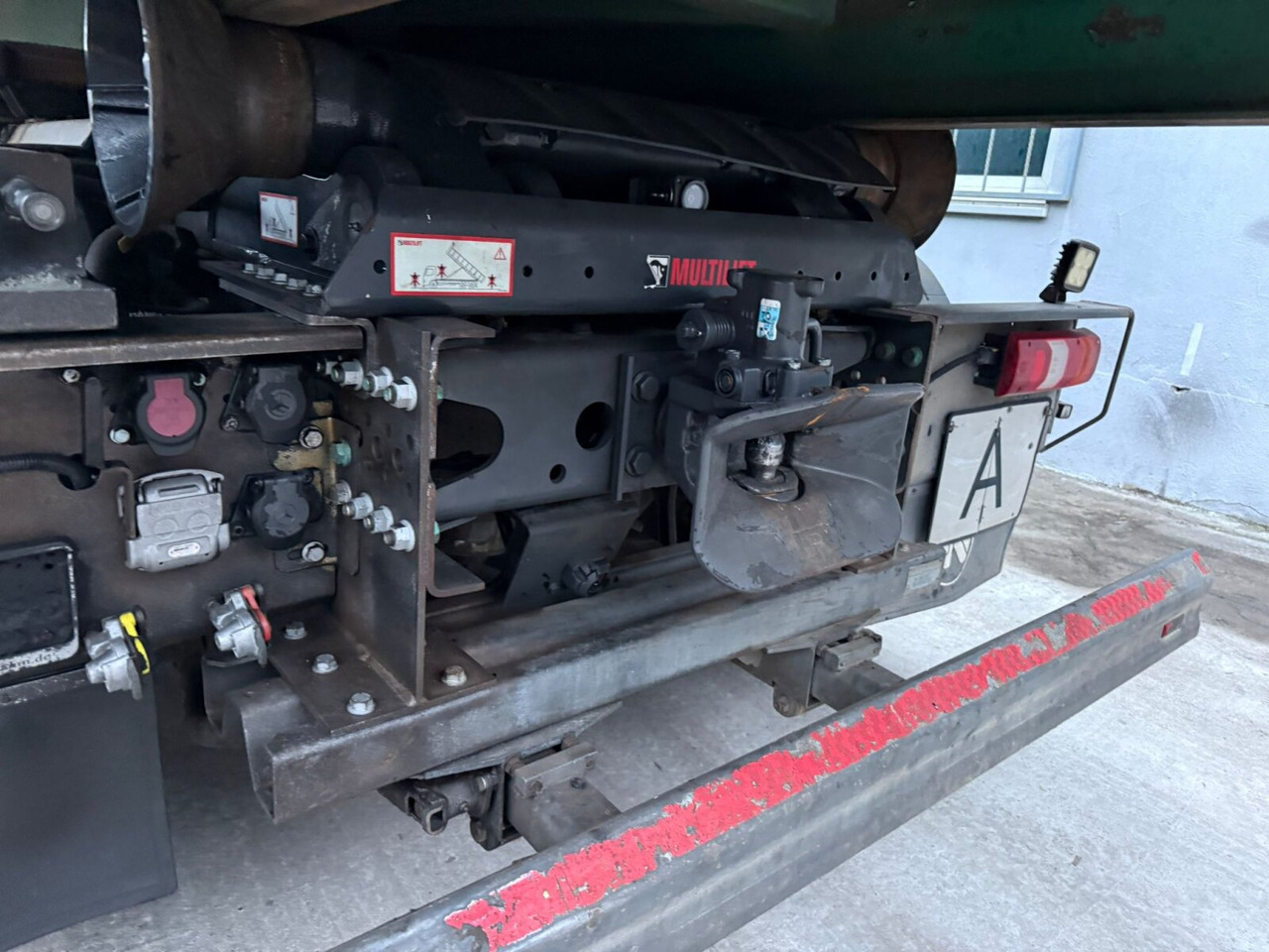 Mercedes-Benz Arocs 3240 L 8x4 ENA Arocs 3240 L 8x4 ENA, Lenk-/Liftachse, Navi, Hiab Abrollkipper - Camião polibenne: foto 5 Mercedes-Benz Arocs 3240 L 8x4 ENA Arocs 3240 L 8x4 ENA, Lenk-/Liftachse, Navi, Hiab Abrollkipper - Camião polibenne: foto 5