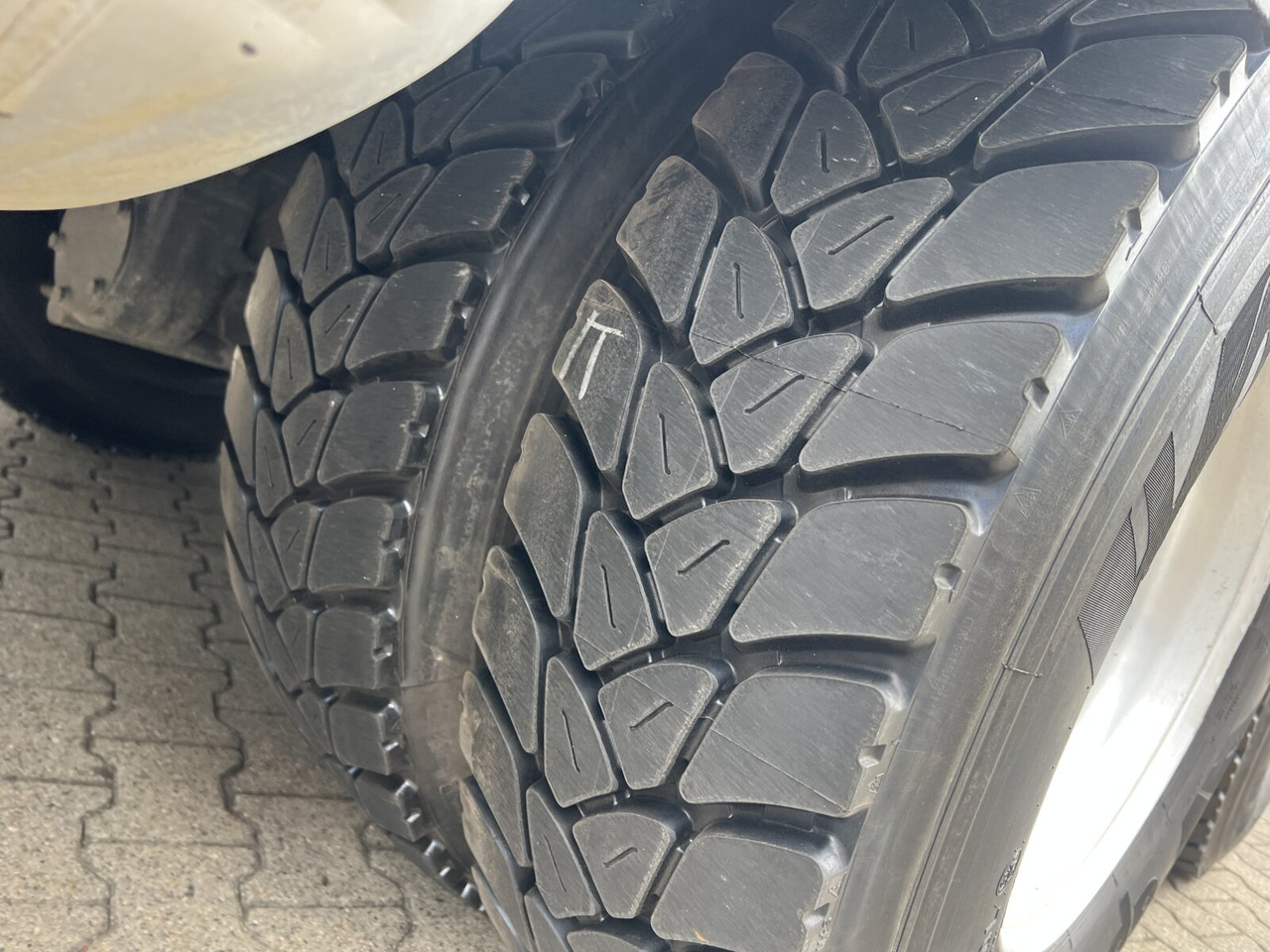 Mercedes-Benz Arocs 3243 K 8x4 Arocs 3243 K 8x4, Ressenig Thermo Alukipper 3-S - Camião basculante: foto 5 Mercedes-Benz Arocs 3243 K 8x4 Arocs 3243 K 8x4, Ressenig Thermo Alukipper 3-S - Camião basculante: foto 5