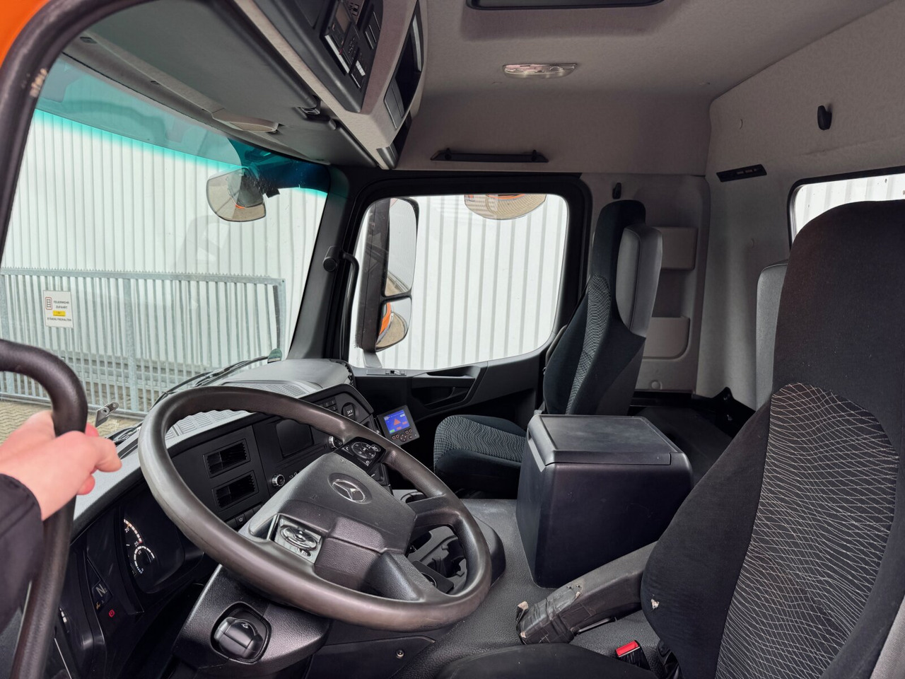 Mercedes-Benz Arocs 3243 LK 8x4/4 Arocs 3243 LK 8x4/4, Motorabtrieb - Camião polibenne: foto 3 Mercedes-Benz Arocs 3243 LK 8x4/4 Arocs 3243 LK 8x4/4, Motorabtrieb - Camião polibenne: foto 3