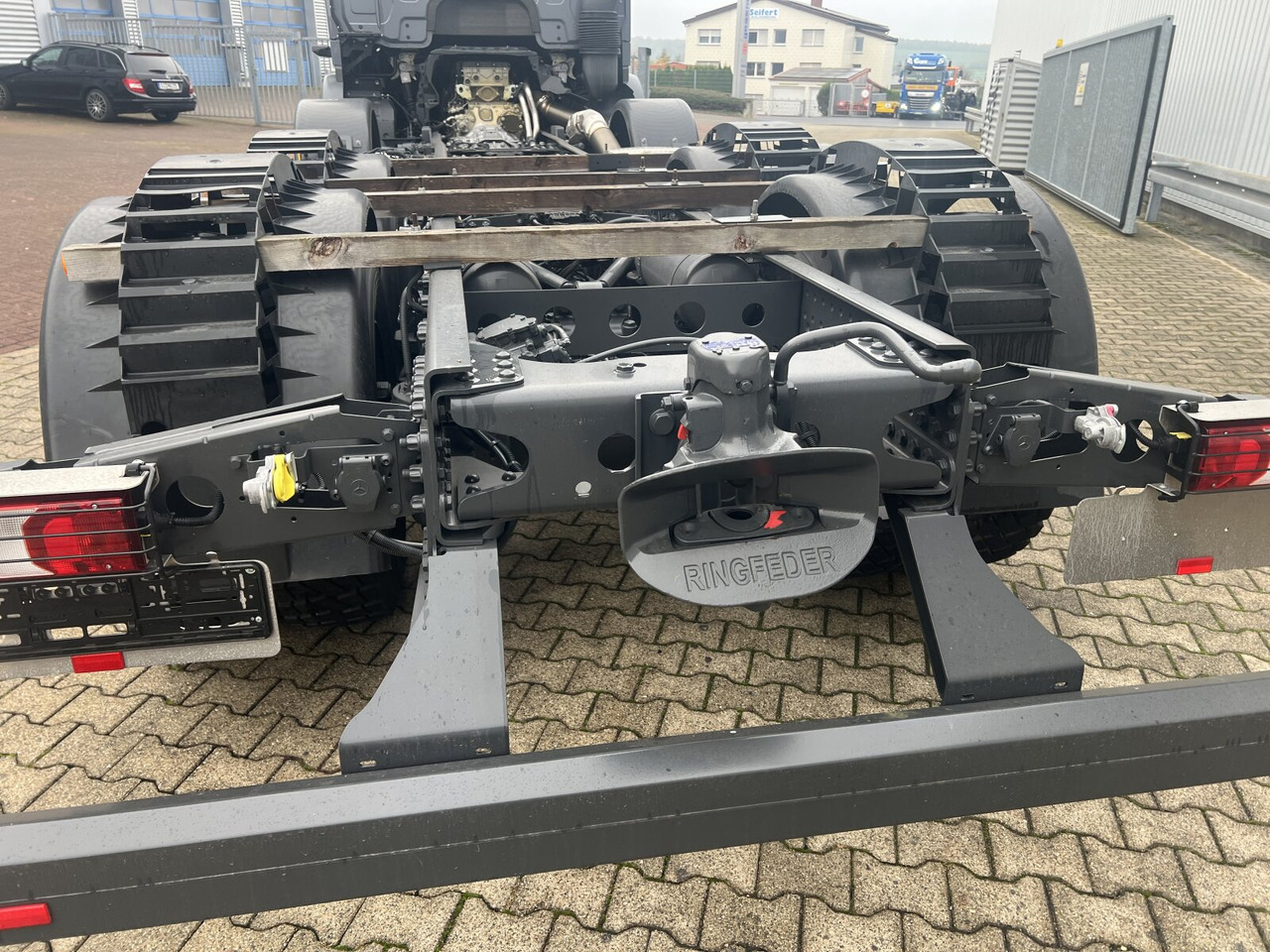 Mercedes-Benz Arocs 3251 L 8x4/4 Arocs 3251 L 8x4/4, mit Motorabtrieb C plus NA - Camião chassi: foto 4 Mercedes-Benz Arocs 3251 L 8x4/4 Arocs 3251 L 8x4/4, mit Motorabtrieb C plus NA - Camião chassi: foto 4