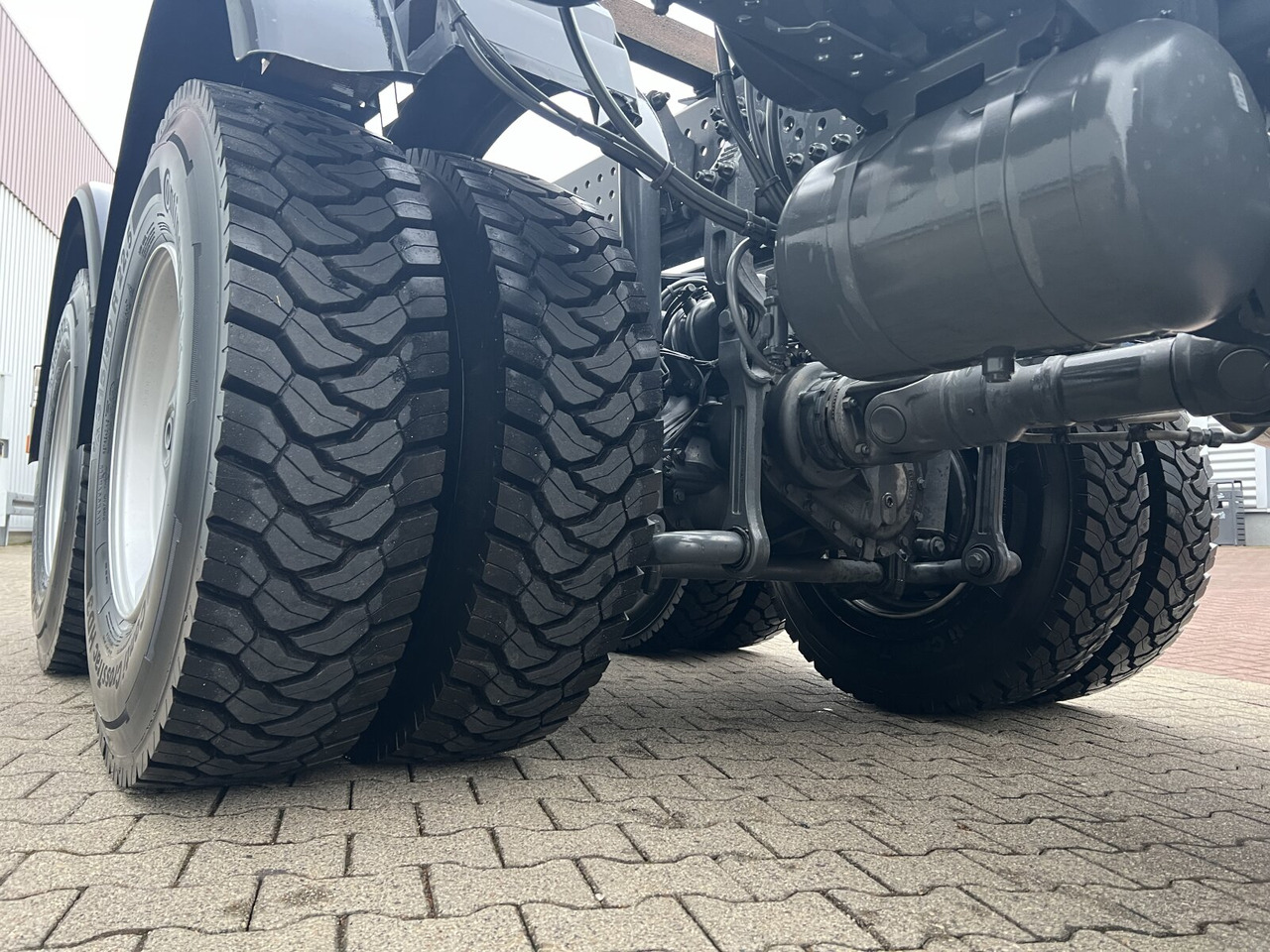 Mercedes-Benz Arocs 3340/46 A 6x6 Arocs 3340/46 A 6x6/39, Grounder - Camião polibenne: foto 3 Mercedes-Benz Arocs 3340/46 A 6x6 Arocs 3340/46 A 6x6/39, Grounder - Camião polibenne: foto 3