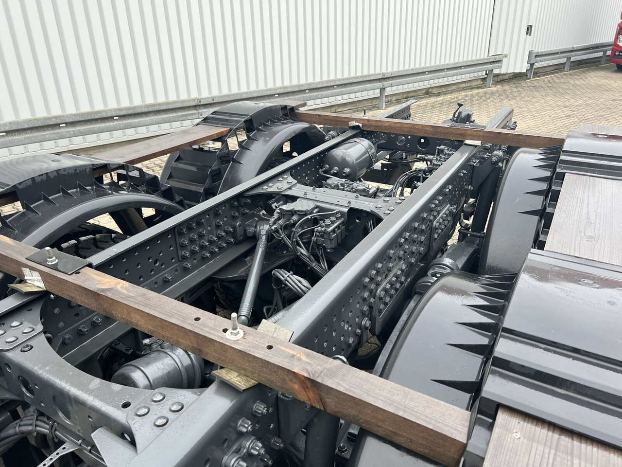 Mercedes-Benz Arocs 3340/46 A 6x6 Arocs 3340/46 A 6x6/39, Grounder - Camião polibenne: foto 2 Mercedes-Benz Arocs 3340/46 A 6x6 Arocs 3340/46 A 6x6/39, Grounder - Camião polibenne: foto 2