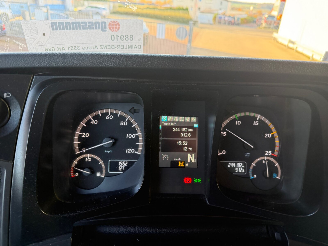 Mercedes-Benz Arocs 3351 AK 6x6 Arocs 3351 AK 6x6, Retarder, Grounder, Motorabtrieb, pneum. Heckklappenöffnung - Camião basculante: foto 5 Mercedes-Benz Arocs 3351 AK 6x6 Arocs 3351 AK 6x6, Retarder, Grounder, Motorabtrieb, pneum. Heckklappenöffnung - Camião basculante: foto 5