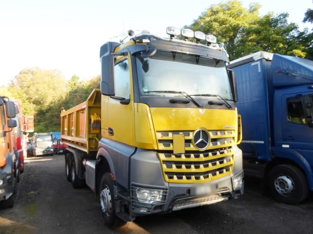 Mercedes-Benz Arocs 3363 K 6x4 Arocs 3363 K 6x4, Grounder, Turbo-Retarder-Kupplung, Bordmatik - Camião basculante: foto 3 Mercedes-Benz Arocs 3363 K 6x4 Arocs 3363 K 6x4, Grounder, Turbo-Retarder-Kupplung, Bordmatik - Camião basculante: foto 3