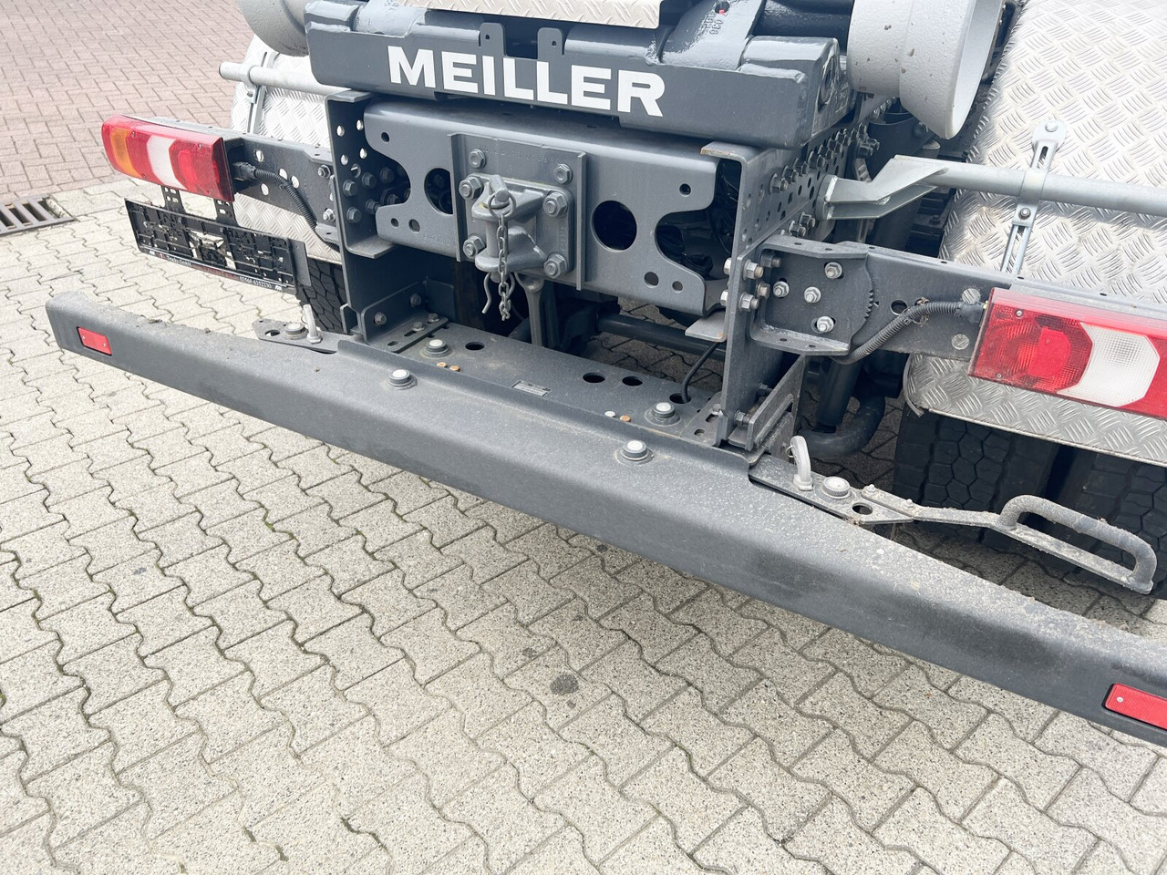 Mercedes-Benz Arocs 4142/48 8x4/4 Arocs 4142/48 8x4/4, Grounder, Meiller RS26 62-K, Funk, Motorabtrieb - Camião polibenne: foto 3 Mercedes-Benz Arocs 4142/48 8x4/4 Arocs 4142/48 8x4/4, Grounder, Meiller RS26 62-K, Funk, Motorabtrieb - Camião polibenne: foto 3