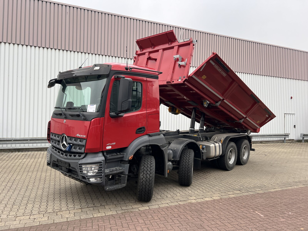 Mercedes-Benz Arocs 4146 K 8x4/4 Arocs 4146 K 8x4/4, Grounder, Multimedia Cockpit, Meiller Kipper, Bordmatik links - Camião basculante: foto 1 Mercedes-Benz Arocs 4146 K 8x4/4 Arocs 4146 K 8x4/4, Grounder, Multimedia Cockpit, Meiller Kipper, Bordmatik links - Camião basculante: foto 1