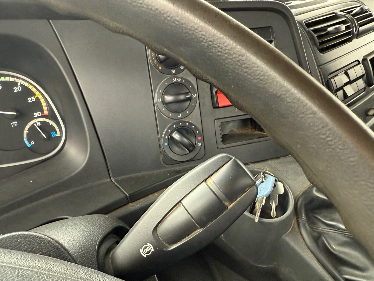 Mercedes-Benz Atego 1224 K 4x2 Atego 1224 K 4x2, Meiller 3-S-Kipper  2x AHK Öl - Camião basculante: foto 5 Mercedes-Benz Atego 1224 K 4x2 Atego 1224 K 4x2, Meiller 3-S-Kipper  2x AHK Öl - Camião basculante: foto 5