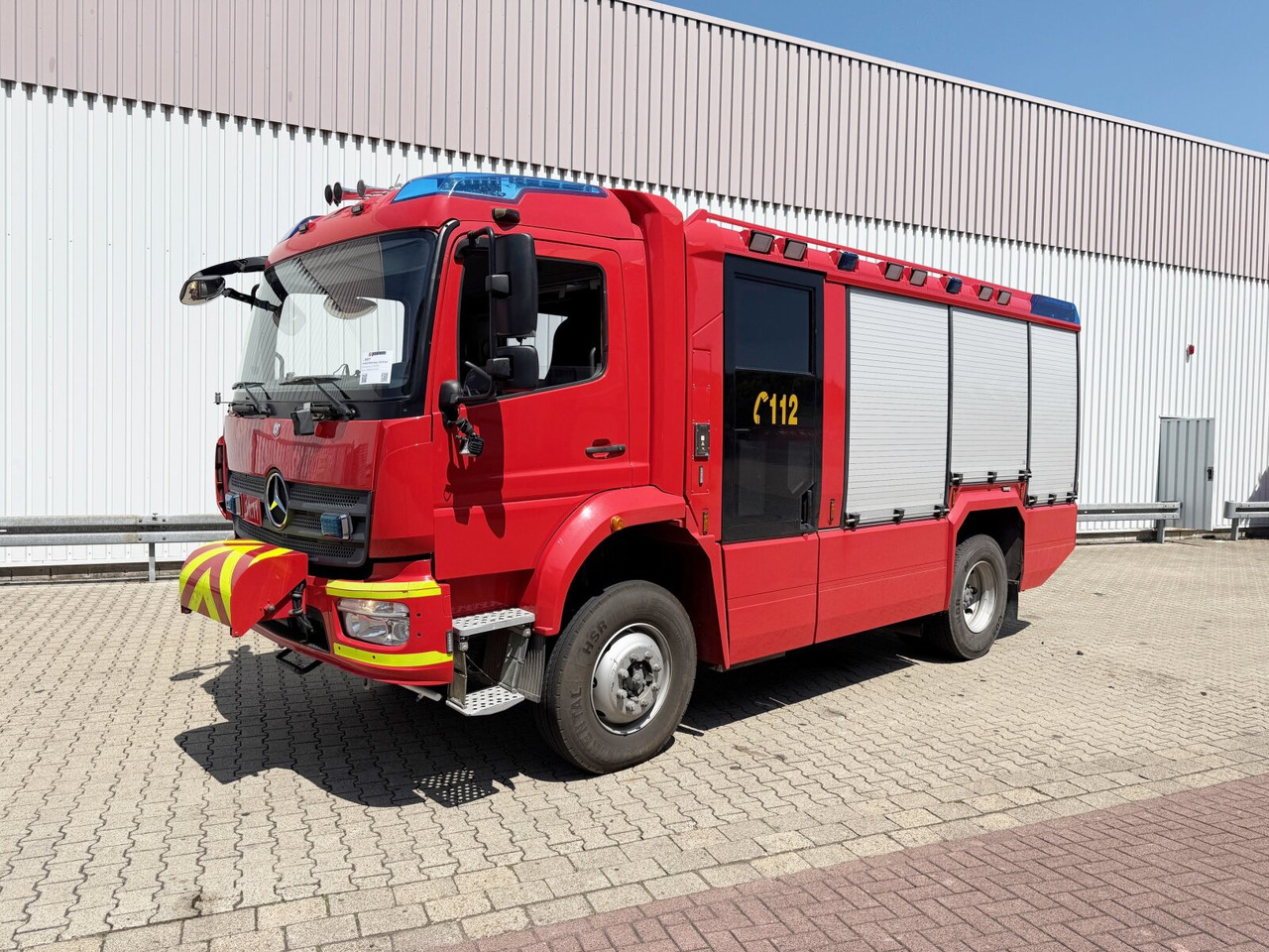 Mercedes-Benz Atego 1530 AF 4x4 Atego 1530 AF 4x4, Rosenbauer TLF, Retarder - Carro de bombeiro: foto 1 Mercedes-Benz Atego 1530 AF 4x4 Atego 1530 AF 4x4, Rosenbauer TLF, Retarder - Carro de bombeiro: foto 1