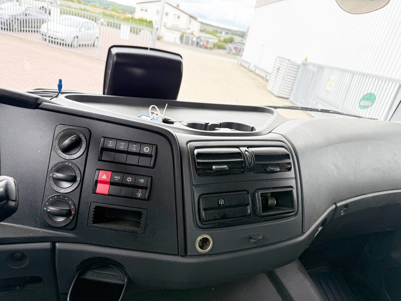 Mercedes-Benz Atego 1530 AK 4x4 Atego 1530 AK 4x4 - Camião basculante: foto 5 Mercedes-Benz Atego 1530 AK 4x4 Atego 1530 AK 4x4 - Camião basculante: foto 5