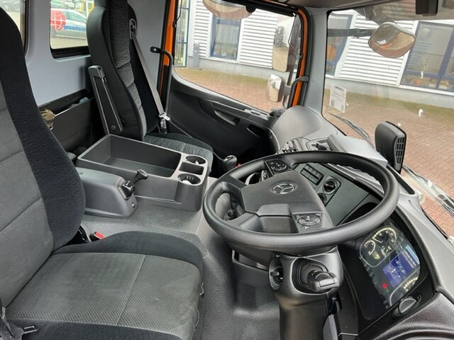 Mercedes-Benz Atego 1630 AK 4x4 Atego 1630 AK 4x4, 2x Nebenantrieb, Rechtslenker - Camião chassi: foto 4 Mercedes-Benz Atego 1630 AK 4x4 Atego 1630 AK 4x4, 2x Nebenantrieb, Rechtslenker - Camião chassi: foto 4