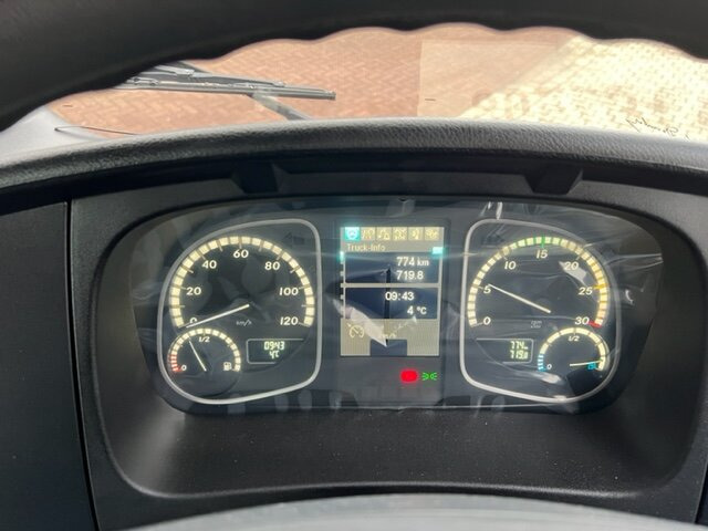 Mercedes-Benz Atego 1630 AK 4x4 Atego 1630 AK 4x4, 2x Nebenantrieb, Rechtslenker - Camião chassi: foto 5 Mercedes-Benz Atego 1630 AK 4x4 Atego 1630 AK 4x4, 2x Nebenantrieb, Rechtslenker - Camião chassi: foto 5