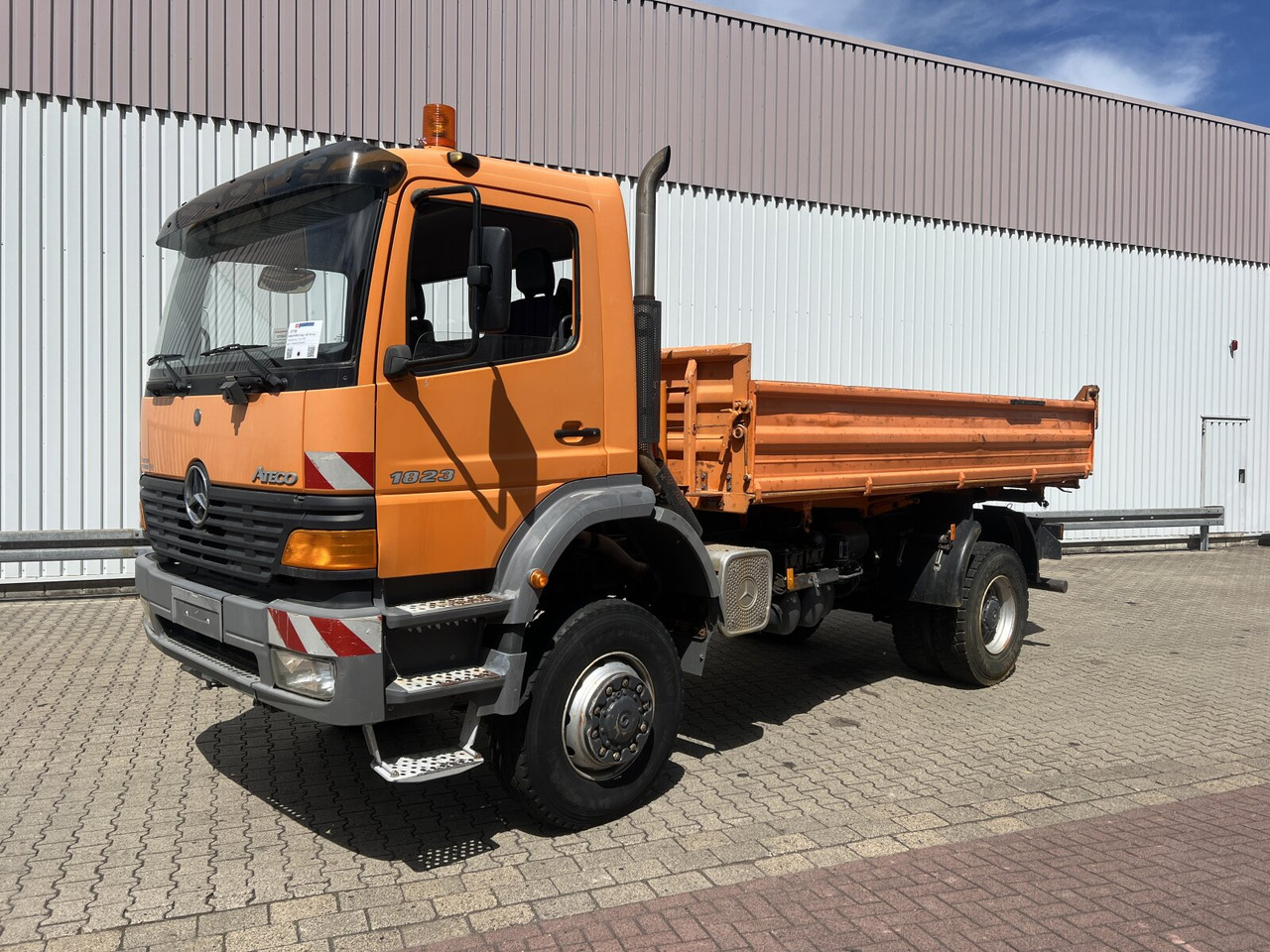 Mercedes-Benz Atego 1823 AK 4x4 Atego 1823 AK 4x4 - Camião basculante: foto 1 Mercedes-Benz Atego 1823 AK 4x4 Atego 1823 AK 4x4 - Camião basculante: foto 1