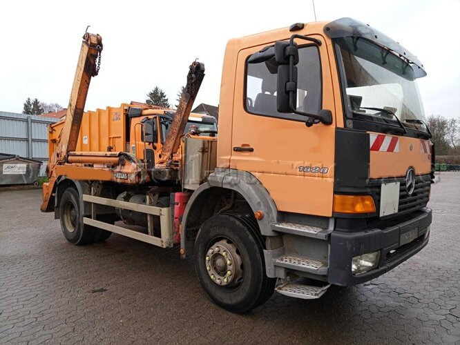 Mercedes-Benz Atego 1828 K 4x2 Atego 1828 K 4x2 - Camião multibenne: foto 2 Mercedes-Benz Atego 1828 K 4x2 Atego 1828 K 4x2 - Camião multibenne: foto 2