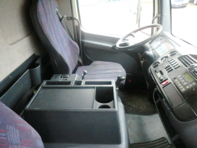Mercedes-Benz Atego 815 4x2 - Camião frigorífico: foto 2 Mercedes-Benz Atego 815 4x2 - Camião frigorífico: foto 2