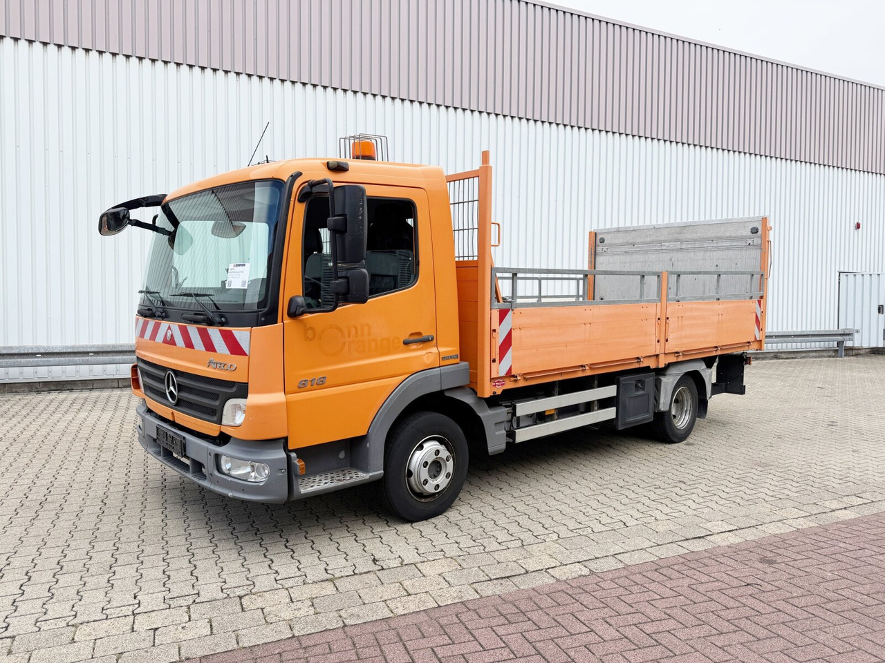 Mercedes-Benz Atego 818 4x2 Atego 818 4x2 mit LBW BÄR - Camião de caixa aberta/ Plataforma: foto 1 Mercedes-Benz Atego 818 4x2 Atego 818 4x2 mit LBW BÄR - Camião de caixa aberta/ Plataforma: foto 1