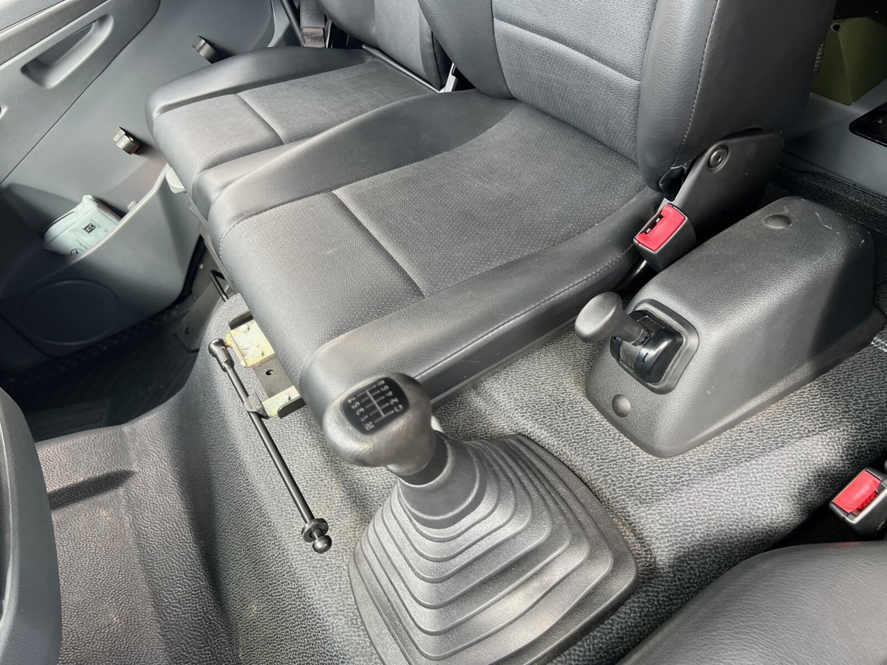 Camião de caixa aberta/ Plataforma Mercedes-Benz Axor 1829 A 4x4 Axor 1829 A 4x4: foto 12