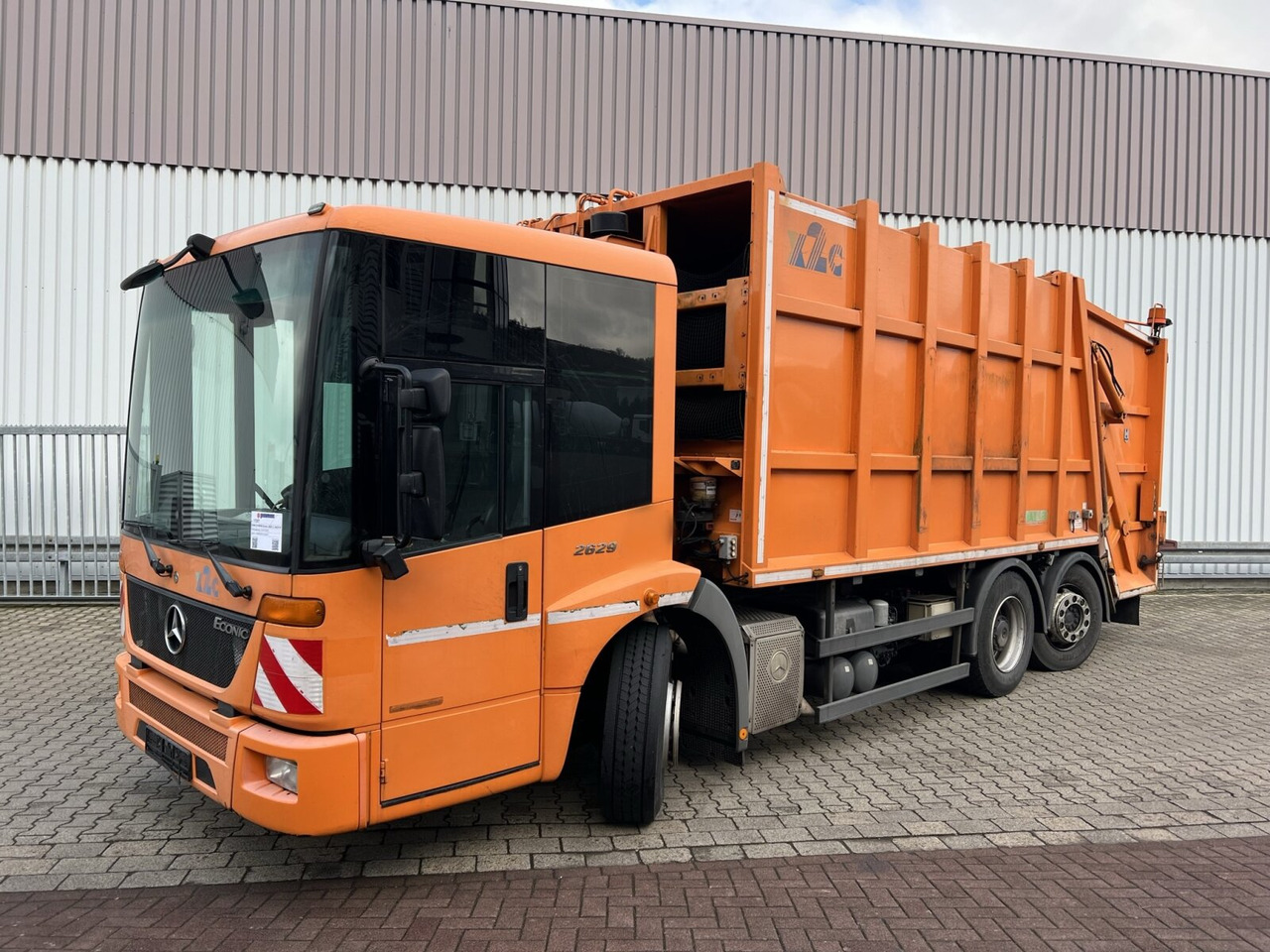 Mercedes-Benz Econic 2629 LL 6x2/4 NLA Econic 2629 LL 6x2/4 NLA, EEV, Lenkachse, Haller X2C, Zöller-Schüttung - Caminhão de lixo: foto 1 Mercedes-Benz Econic 2629 LL 6x2/4 NLA Econic 2629 LL 6x2/4 NLA, EEV, Lenkachse, Haller X2C, Zöller-Schüttung - Caminhão de lixo: foto 1