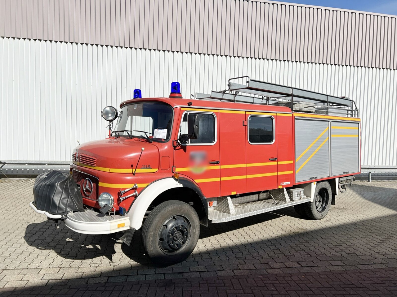 Mercedes-Benz LAF 1113 B 4x4 Doka LAF 1113 B 4x4 Doka, LF 16 TS - Carro de bombeiro: foto 1 Mercedes-Benz LAF 1113 B 4x4 Doka LAF 1113 B 4x4 Doka, LF 16 TS - Carro de bombeiro: foto 1