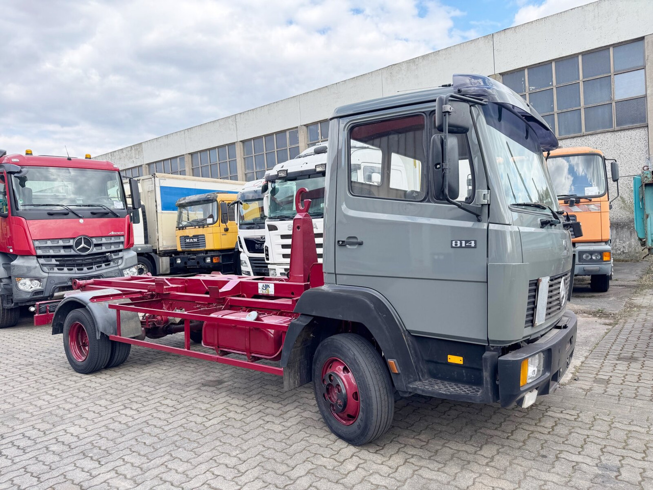 Mercedes-Benz LK 814 4x2 LK 814 4x2, 6-Zylinder, City-Abroller - Camião polibenne: foto 1 Mercedes-Benz LK 814 4x2 LK 814 4x2, 6-Zylinder, City-Abroller - Camião polibenne: foto 1