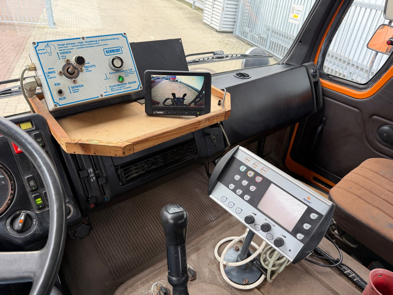 Mercedes-Benz NG 1928 A 4x4 NG 1928 A 4x4, V8-Motor, Winterdienstaustattung - Camião chassi: foto 2 Mercedes-Benz NG 1928 A 4x4 NG 1928 A 4x4, V8-Motor, Winterdienstaustattung - Camião chassi: foto 2