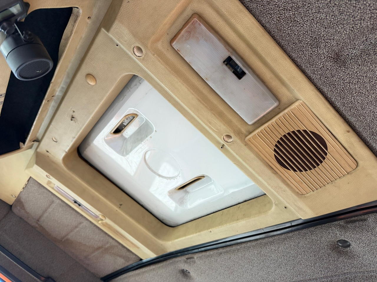 Mercedes-Benz NG 1928 A 4x4 NG 1928 A 4x4, V8-Motor, Winterdienstaustattung - Camião chassi: foto 3 Mercedes-Benz NG 1928 A 4x4 NG 1928 A 4x4, V8-Motor, Winterdienstaustattung - Camião chassi: foto 3