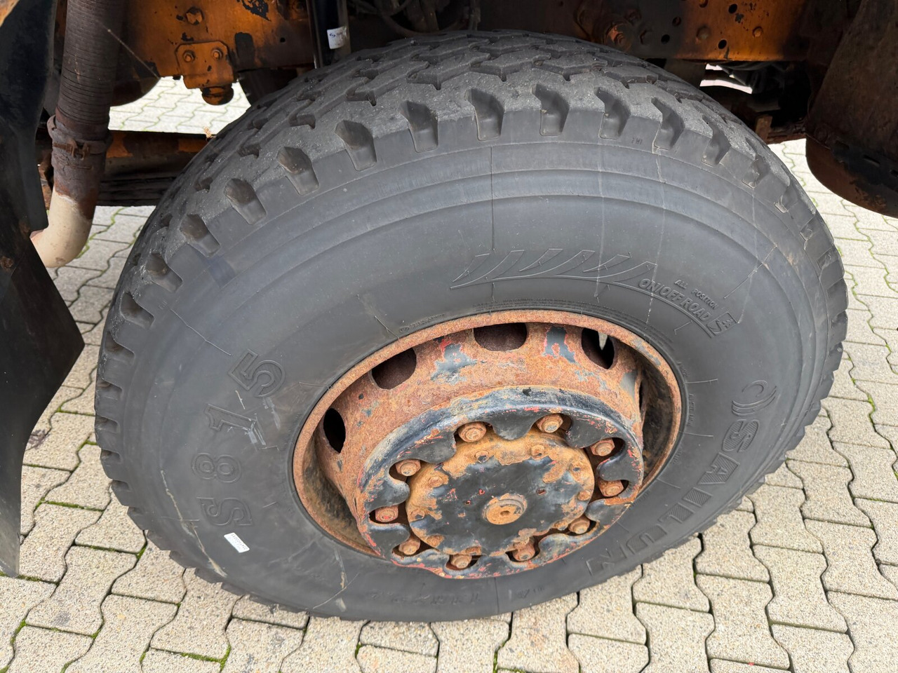 Mercedes-Benz NG 1928 A 4x4 NG 1928 A 4x4, V8-Motor, Winterdienstaustattung - Camião chassi: foto 4 Mercedes-Benz NG 1928 A 4x4 NG 1928 A 4x4, V8-Motor, Winterdienstaustattung - Camião chassi: foto 4