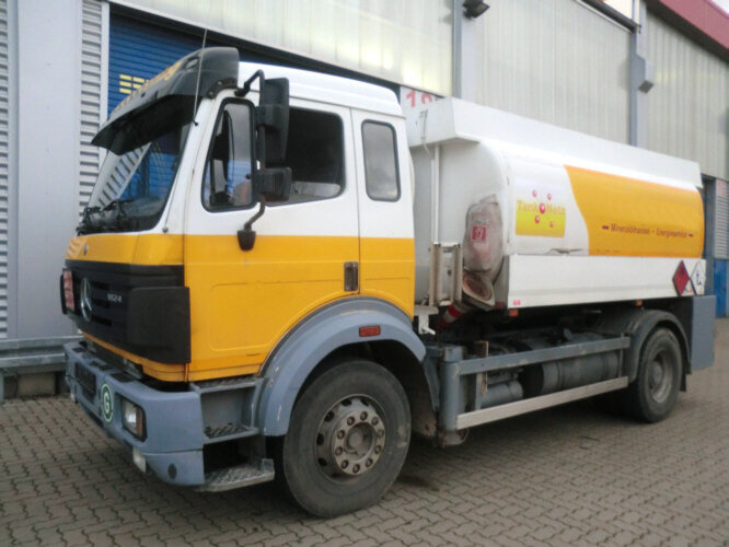 Caminhão tanque Mercedes-Benz SK 1824 L 4x2 SK 1824 L 4x2, Esterer Tankaufbau ca. 13.100l, 2 Kammern: foto 12
