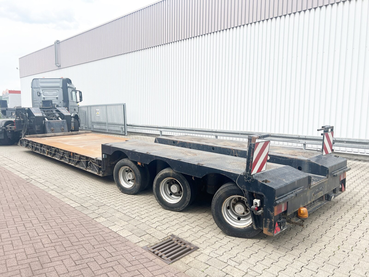 Nooteboom Euro-54-03 Euro-54-03, Schwanenhals abfahrbar, Hydr. Zwangsgelenkt - Semi-reboque baixa: foto 4 Nooteboom Euro-54-03 Euro-54-03, Schwanenhals abfahrbar, Hydr. Zwangsgelenkt - Semi-reboque baixa: foto 4