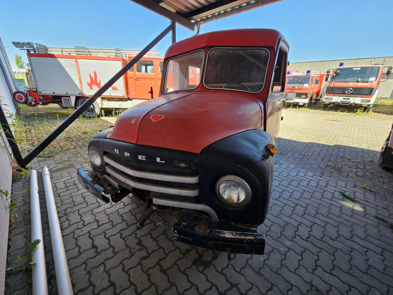 Opel Blitz LF8, Blitz, Oldtimer Feuerwehr, Restaurationsobjekt, Teilespender - Ambulância: foto 1 Opel Blitz LF8, Blitz, Oldtimer Feuerwehr, Restaurationsobjekt, Teilespender - Ambulância: foto 1