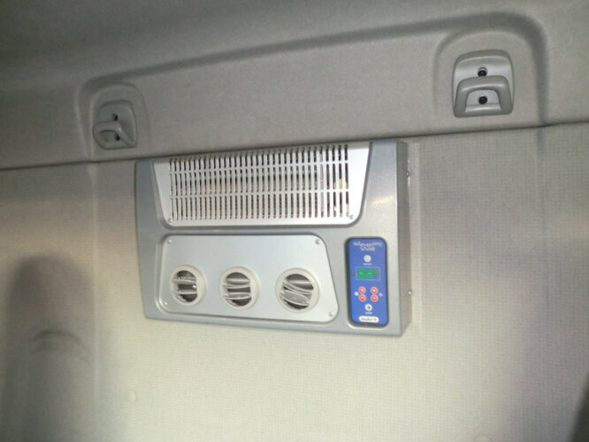 Renault Midlum 220 DXi 4x2 Midlum 220 DXi 4x2 - Camião polibenne: foto 3 Renault Midlum 220 DXi 4x2 Midlum 220 DXi 4x2 - Camião polibenne: foto 3