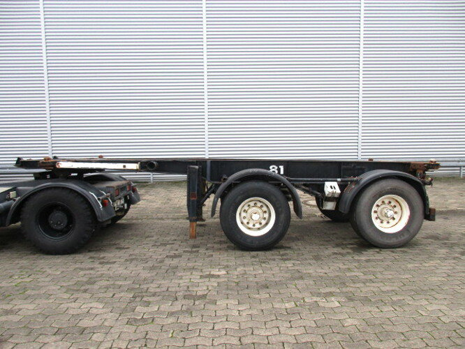 SC 24-36 - Semi-reboque transportador de contêineres/ Caixa móvel: foto 2 SC 24-36 - Semi-reboque transportador de contêineres/ Caixa móvel: foto 2