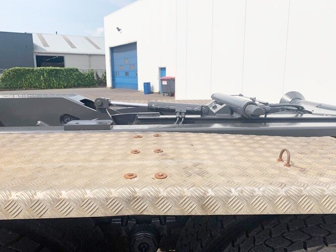 Scania R420 CB 8x4 MNZ R420 CB 8x4 MNZ, Retarder, Euro4 - Camião polibenne: foto 2 Scania R420 CB 8x4 MNZ R420 CB 8x4 MNZ, Retarder, Euro4 - Camião polibenne: foto 2