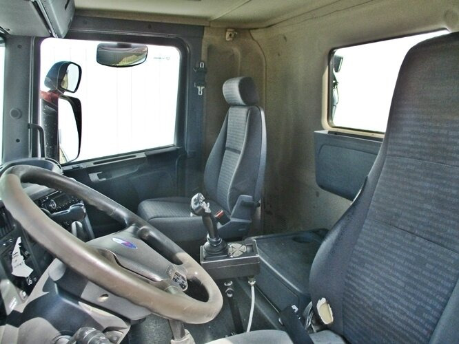 Scania R420 CB 8x4 MNZ R420 CB 8x4 MNZ, Retarder, Euro4 - Camião polibenne: foto 4 Scania R420 CB 8x4 MNZ R420 CB 8x4 MNZ, Retarder, Euro4 - Camião polibenne: foto 4
