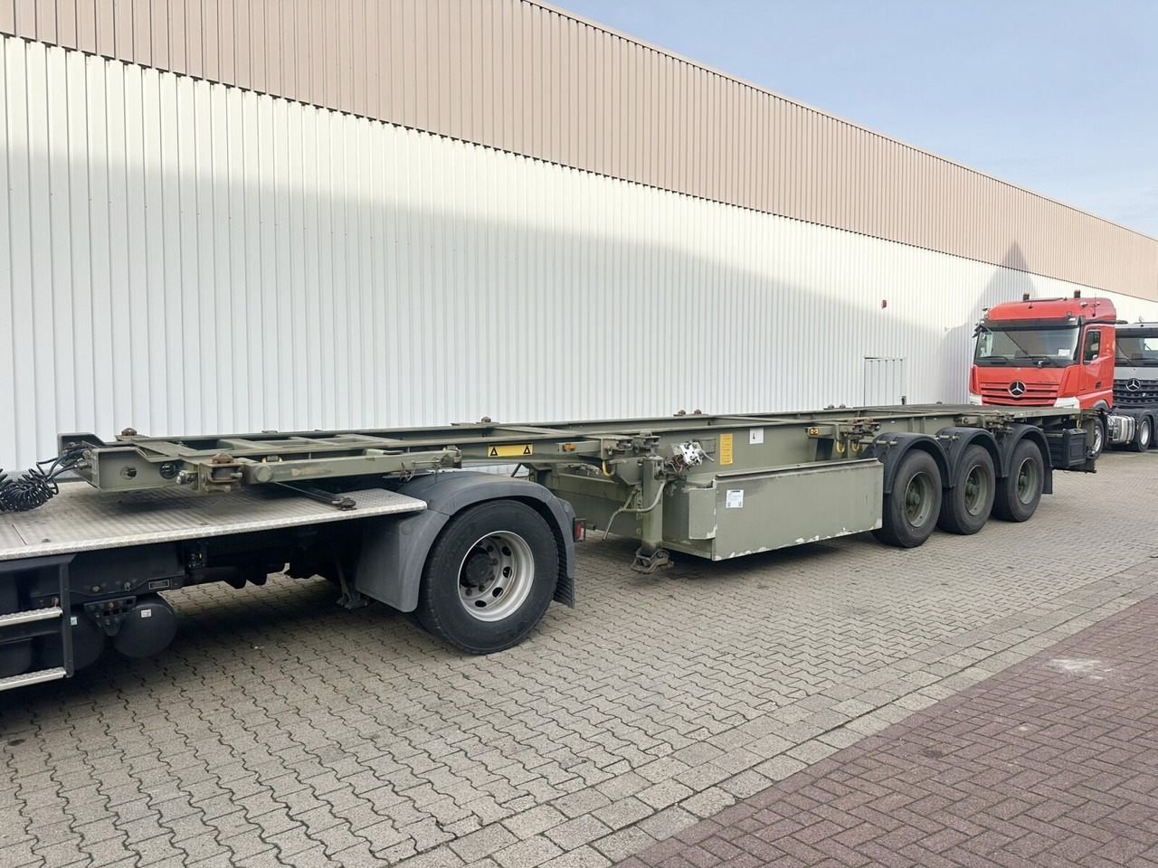 Schmitz Cargobull SCF 24 Containerchassis SCF 24 Containerchassis, Nachlauflenkachse, 2x20/20/30/40ft, Ex-! - Semi-reboque: foto 1 Schmitz Cargobull SCF 24 Containerchassis SCF 24 Containerchassis, Nachlauflenkachse, 2x20/20/30/40ft, Ex-! - Semi-reboque: foto 1