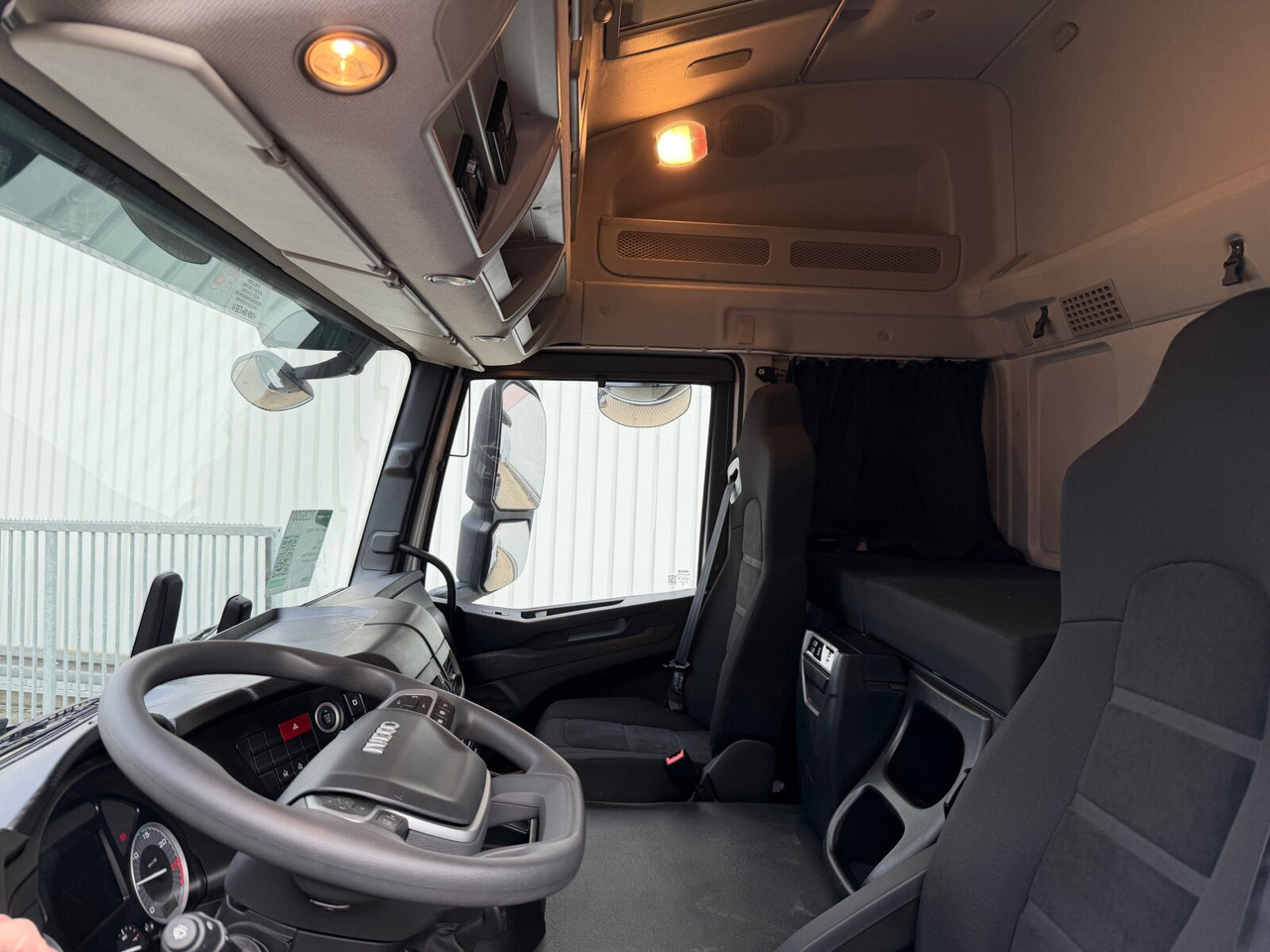 T-Way AT410T51/58 8x4 T-Way AT410T51/58 8x4, Retarder, Bordmatik, 4x VORHANDEN! - Camião basculante: foto 2 T-Way AT410T51/58 8x4 T-Way AT410T51/58 8x4, Retarder, Bordmatik, 4x VORHANDEN! - Camião basculante: foto 2