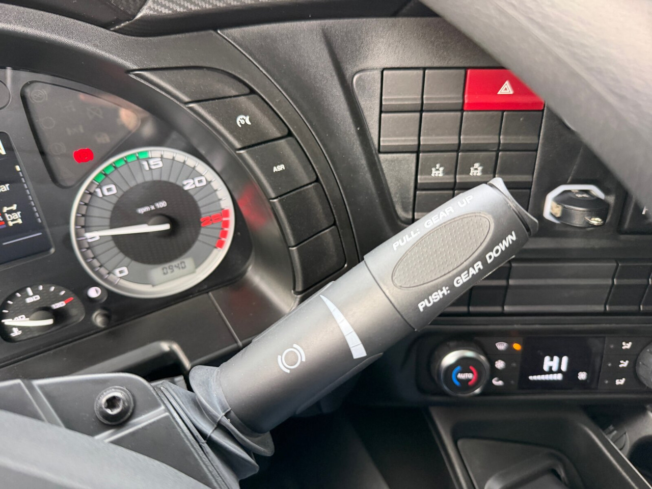 T-Way AT410T51 8x4 T-Way AT410T51 8x4, Retarder, Nebenantrieb, 4x VORHANDEN! - Camião chassi: foto 5 T-Way AT410T51 8x4 T-Way AT410T51 8x4, Retarder, Nebenantrieb, 4x VORHANDEN! - Camião chassi: foto 5