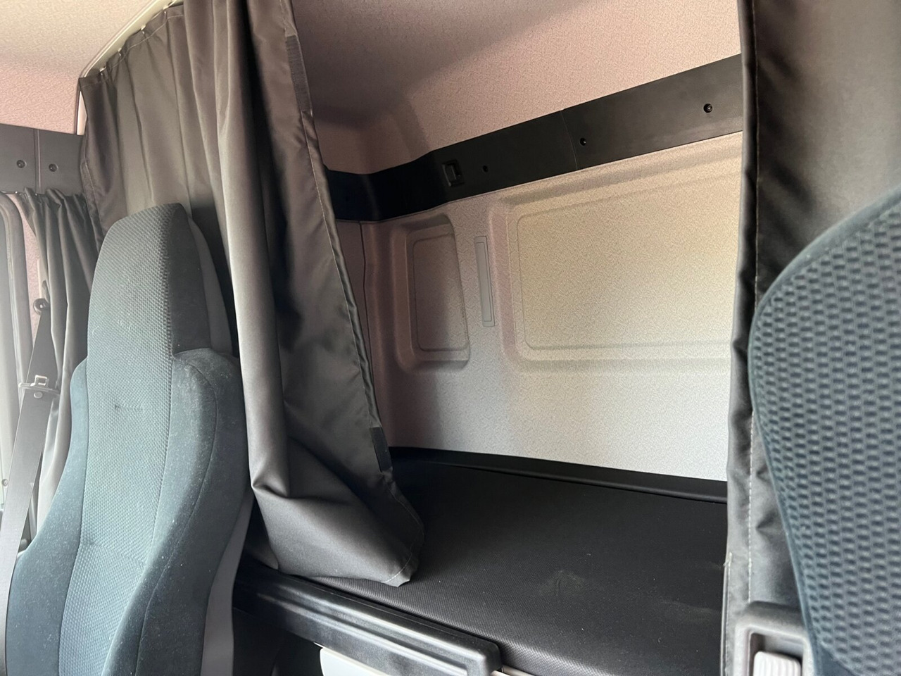 MAN TGL 8.220 4X2 BL TGL 8.220 4X2 BL - Tractor: foto 2 MAN TGL 8.220 4X2 BL TGL 8.220 4X2 BL - Tractor: foto 2