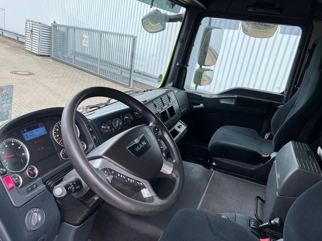 MAN TGL 8.220 4X2 BL TGL 8.220 4X2 BL - Tractor: foto 3 MAN TGL 8.220 4X2 BL TGL 8.220 4X2 BL - Tractor: foto 3