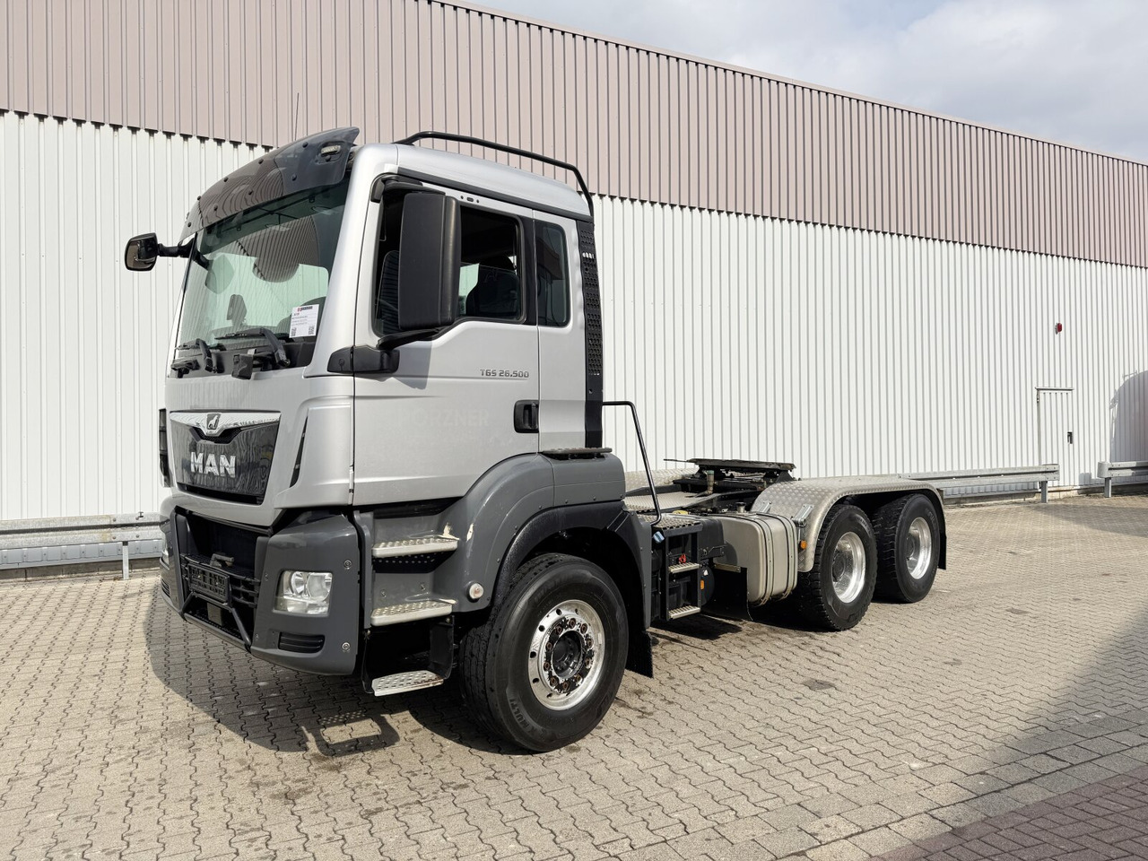 MAN TGS 26.500 6x4 BLS TGS 26.500 6x4 BLS, PriTarder, Navi, Hydraulik - Tractor: foto 1 MAN TGS 26.500 6x4 BLS TGS 26.500 6x4 BLS, PriTarder, Navi, Hydraulik - Tractor: foto 1