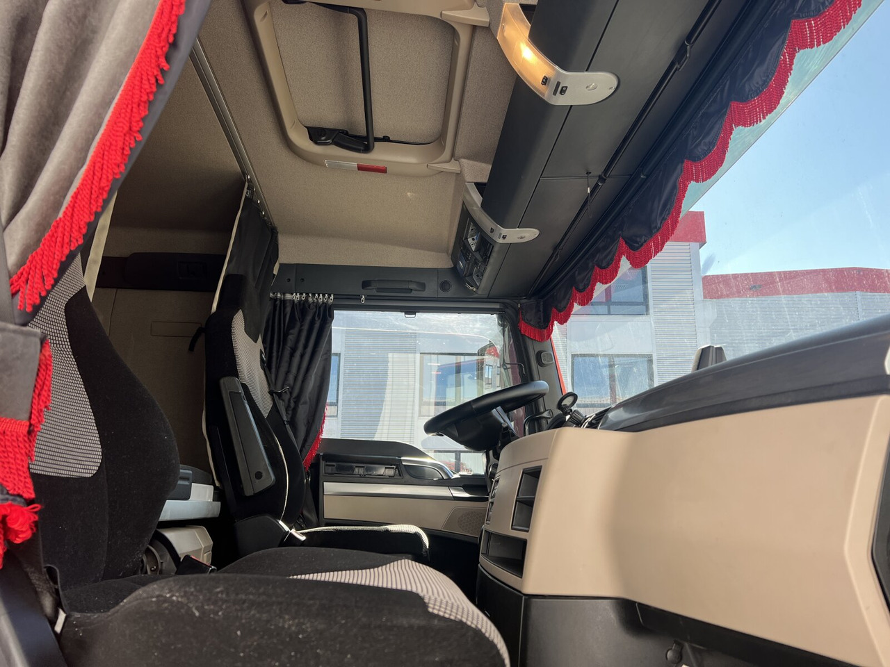 MAN TGX 18.500 4X4H BLS TGX 18.500 4X4H BLS, PriTarder, HydroDrive, Kipphydraulik - Tractor: foto 3 MAN TGX 18.500 4X4H BLS TGX 18.500 4X4H BLS, PriTarder, HydroDrive, Kipphydraulik - Tractor: foto 3