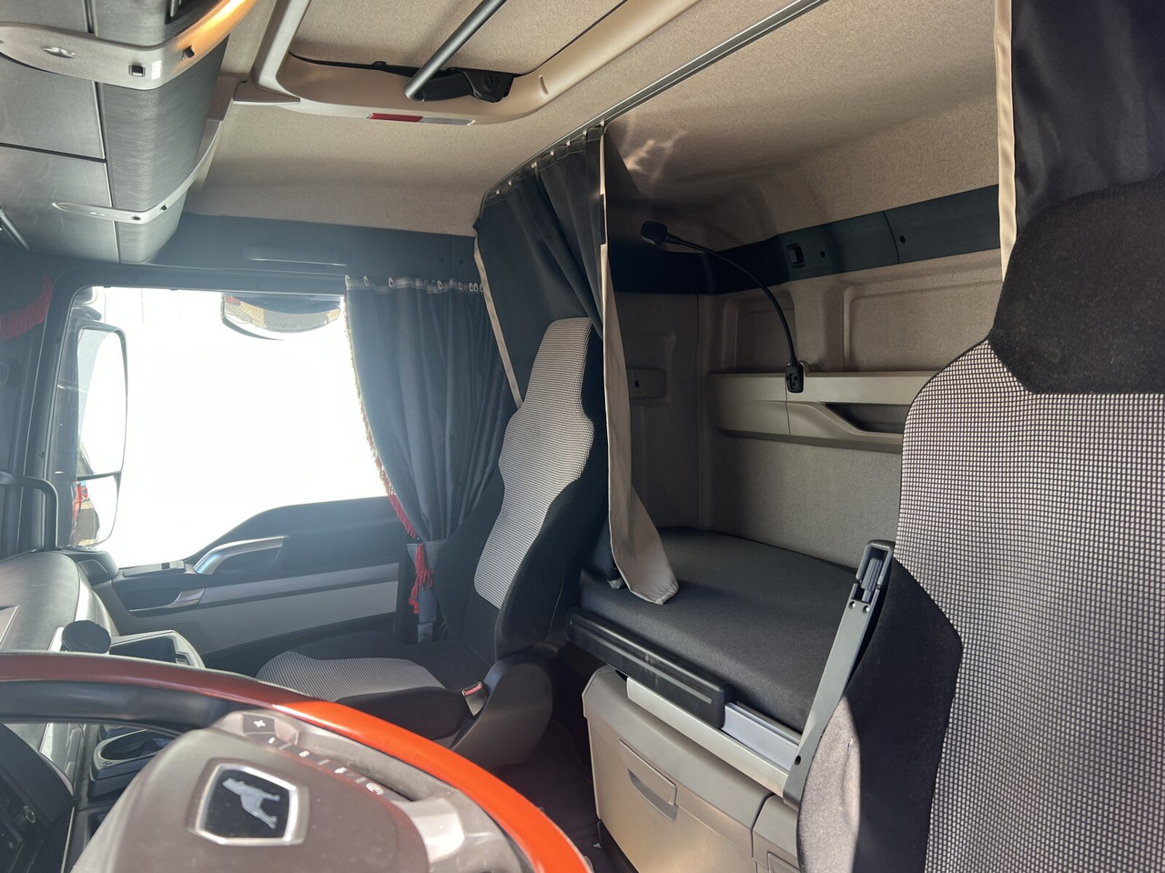 MAN TGX 18.500 4X4H BLS TGX 18.500 4X4H BLS, PriTarder, HydroDrive, Kipphydraulik - Tractor: foto 4 MAN TGX 18.500 4X4H BLS TGX 18.500 4X4H BLS, PriTarder, HydroDrive, Kipphydraulik - Tractor: foto 4