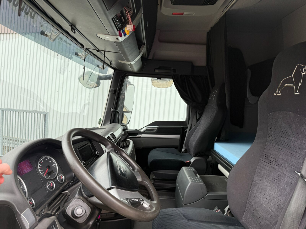 MAN TGX 26.480 6x4 BLS TGX 26.480 6x4 BLS, Retarder, XLX, Standklima, Hydraulik, zGG 90t - Tractor: foto 2 MAN TGX 26.480 6x4 BLS TGX 26.480 6x4 BLS, Retarder, XLX, Standklima, Hydraulik, zGG 90t - Tractor: foto 2