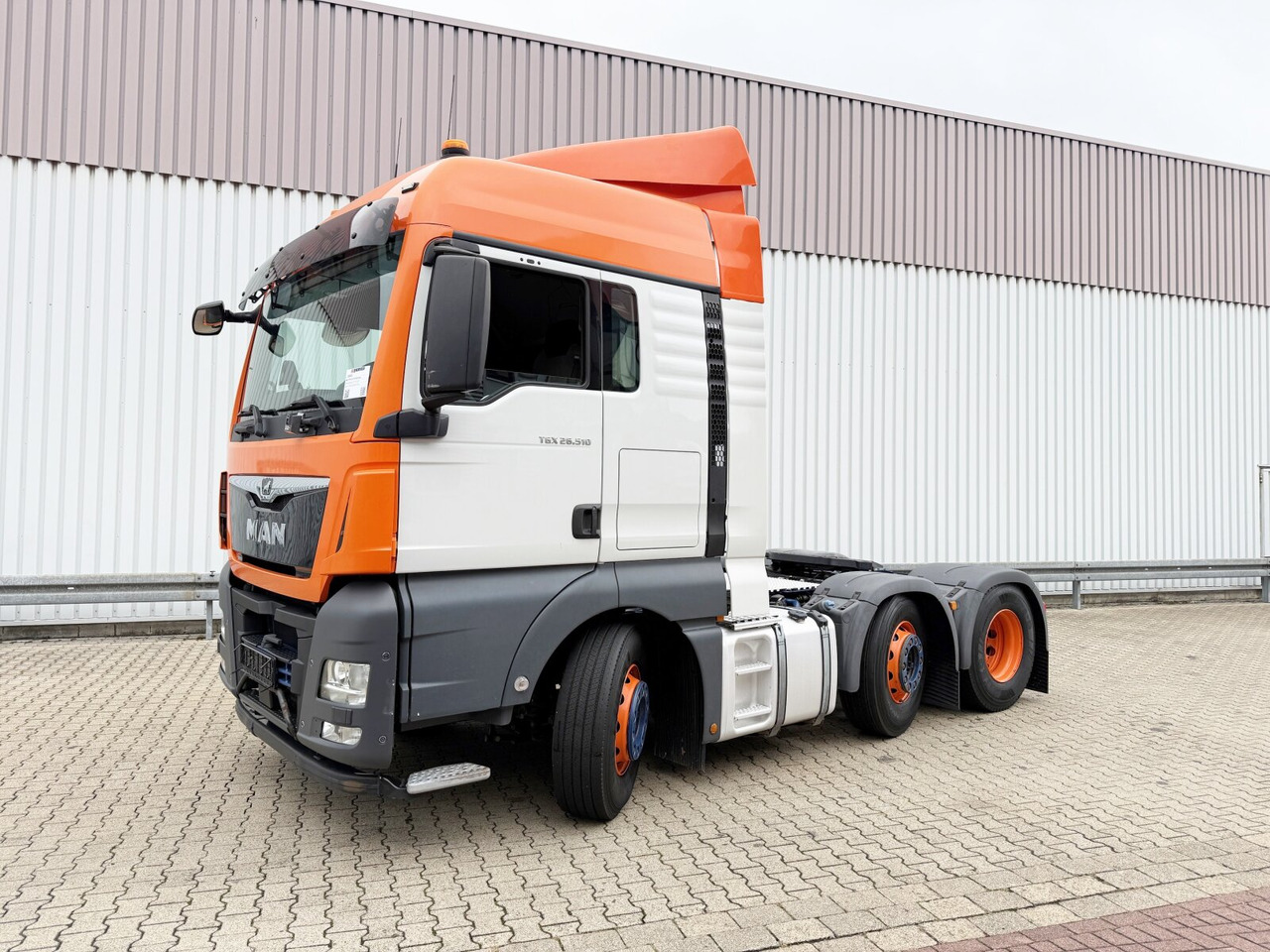 MAN TGX 26.510 6X2/4 BLS TGX 26.510 6X2/4 BLS, Intarder, Vorlauflenk-/lift, Standklima, XXL-Fahrerhaus, 70t - Tractor: foto 1 MAN TGX 26.510 6X2/4 BLS TGX 26.510 6X2/4 BLS, Intarder, Vorlauflenk-/lift, Standklima, XXL-Fahrerhaus, 70t - Tractor: foto 1