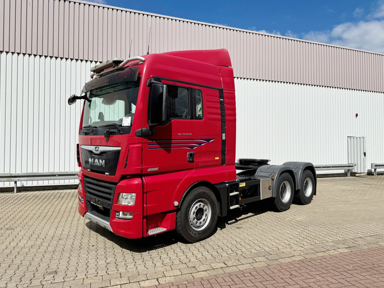 MAN TGX 33.640 6X4 BLS TGX 33.640 6X4 BLS, Retarder, Hydraulik, 70t - Tractor: foto 1 MAN TGX 33.640 6X4 BLS TGX 33.640 6X4 BLS, Retarder, Hydraulik, 70t - Tractor: foto 1