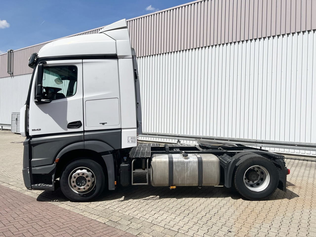 Mercedes-Benz Actros 1842 LS 4x2 Actros 1842 LS 4x2, 7x VORHANDEN - Tractor: foto 2 Mercedes-Benz Actros 1842 LS 4x2 Actros 1842 LS 4x2, 7x VORHANDEN - Tractor: foto 2