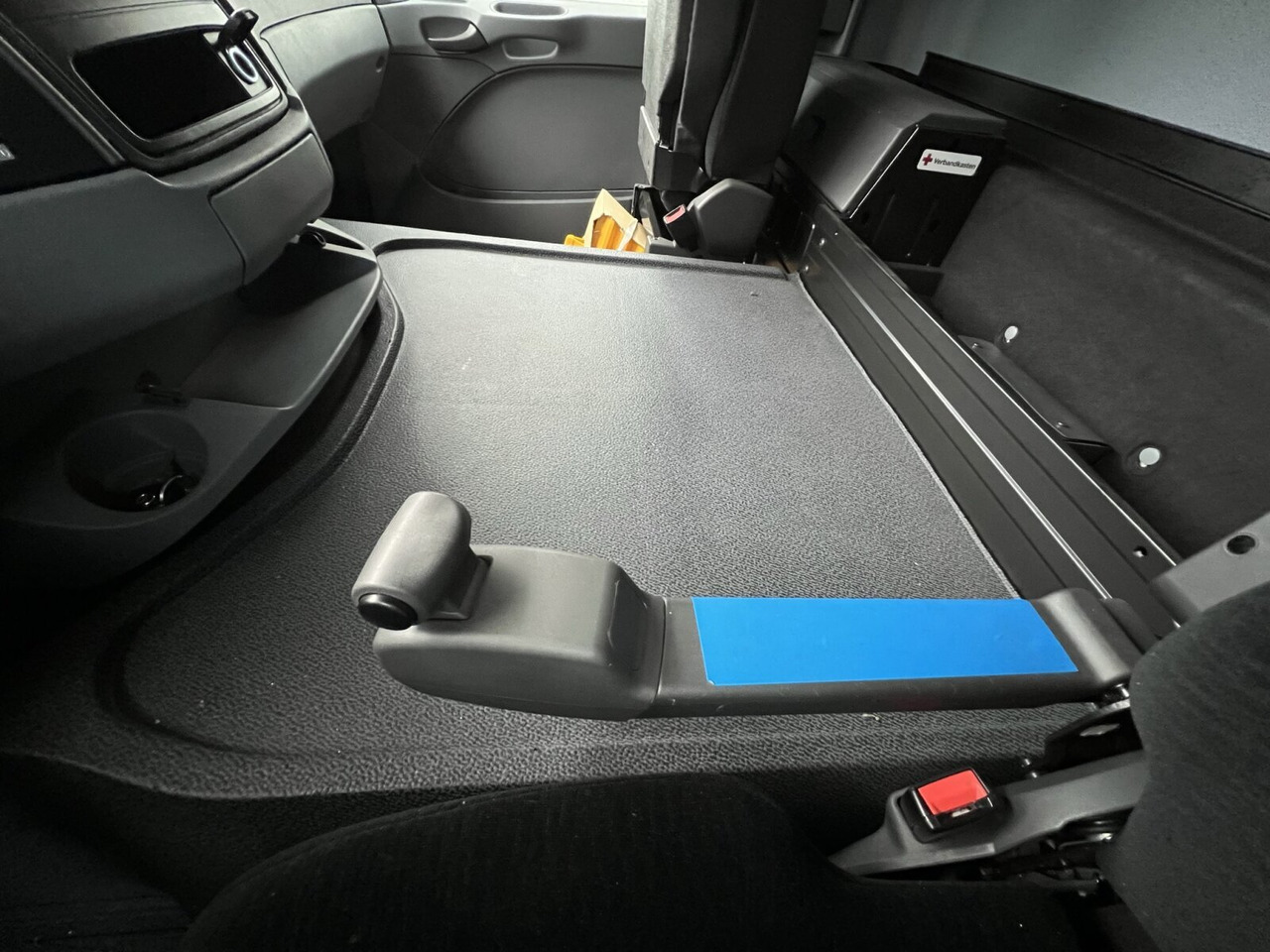 Mercedes-Benz Actros 2141 K 4x2 Actros 2141 K 4x2 - Tractor: foto 3 Mercedes-Benz Actros 2141 K 4x2 Actros 2141 K 4x2 - Tractor: foto 3