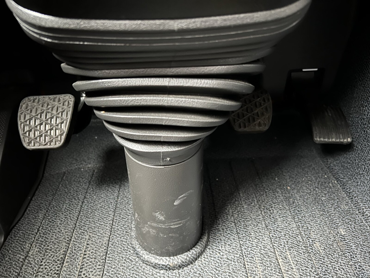 Mercedes-Benz Actros 2141 K 4x2 Actros 2141 K 4x2 - Tractor: foto 4 Mercedes-Benz Actros 2141 K 4x2 Actros 2141 K 4x2 - Tractor: foto 4