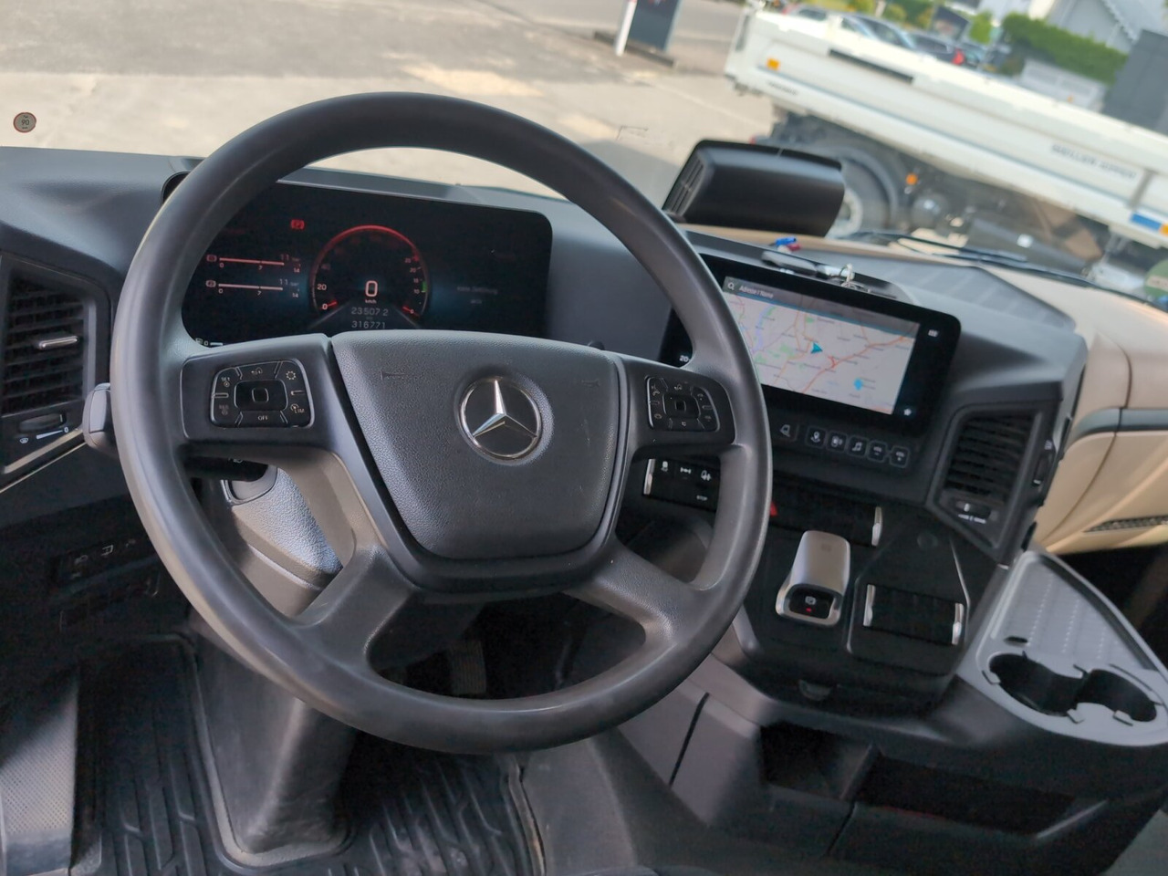 Mercedes-Benz Actros 2148 LS 4x4 HAD Actros 2148 LS 4x4 HAD, Retarder, Navi, MultimediaCockpit, Hydraulik - Tractor: foto 4 Mercedes-Benz Actros 2148 LS 4x4 HAD Actros 2148 LS 4x4 HAD, Retarder, Navi, MultimediaCockpit, Hydraulik - Tractor: foto 4