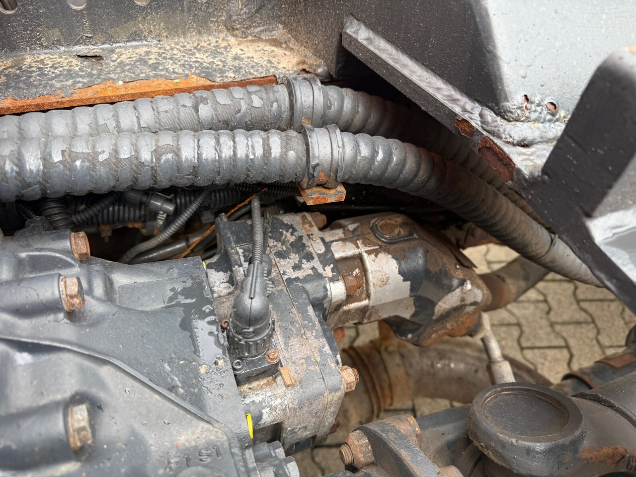 Trakker AT190T33W/P 4x4 Trakker AT190T33W/P 4x4, Winterdienstausstattung - Camião polibenne: foto 2 Trakker AT190T33W/P 4x4 Trakker AT190T33W/P 4x4, Winterdienstausstattung - Camião polibenne: foto 2