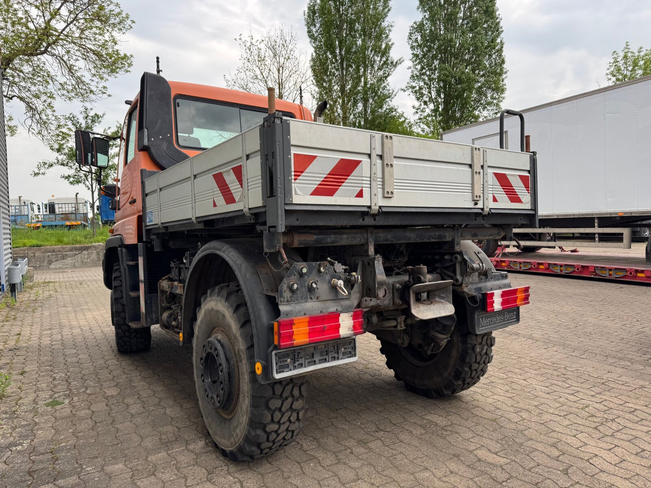 Unimog U 400 405/12 4x4 U 400 405/12 4x4, Kipper, Kommunalhydraulik, VarioPilot, Zapfwelle - Veículo comercial: foto 5 Unimog U 400 405/12 4x4 U 400 405/12 4x4, Kipper, Kommunalhydraulik, VarioPilot, Zapfwelle - Veículo comercial: foto 5